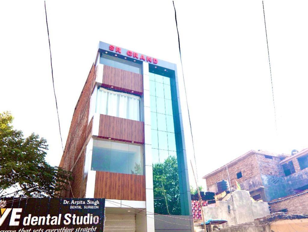 Hotel Sr Grand Gorakhpur Extérieur photo