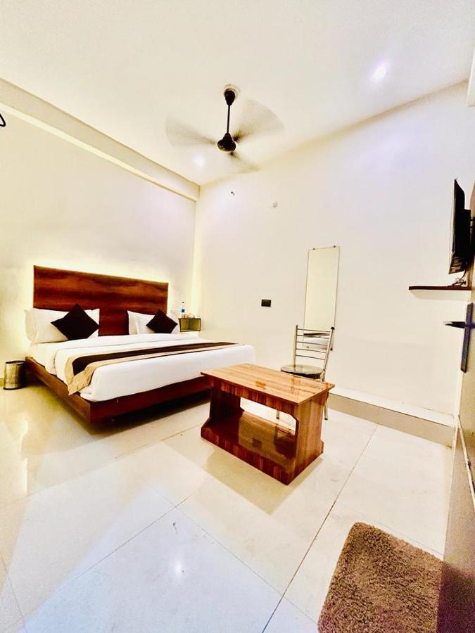 Hotel Sr Grand Gorakhpur Extérieur photo
