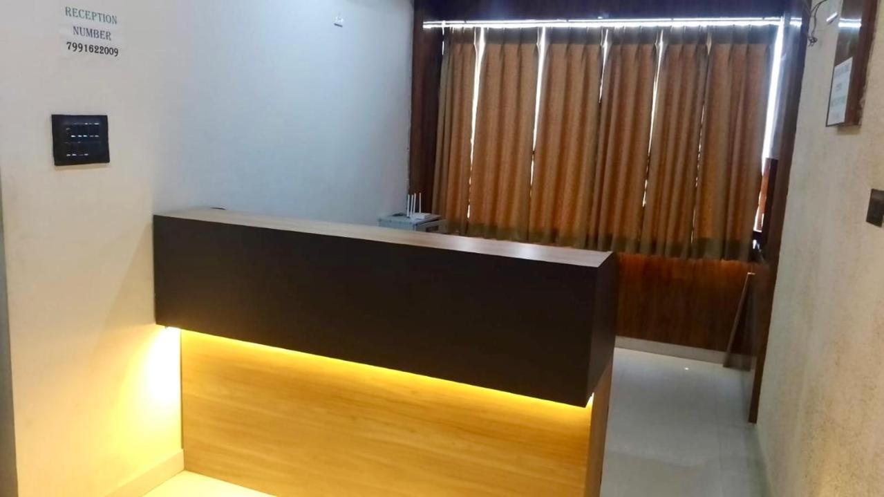 Hotel Sr Grand Gorakhpur Extérieur photo